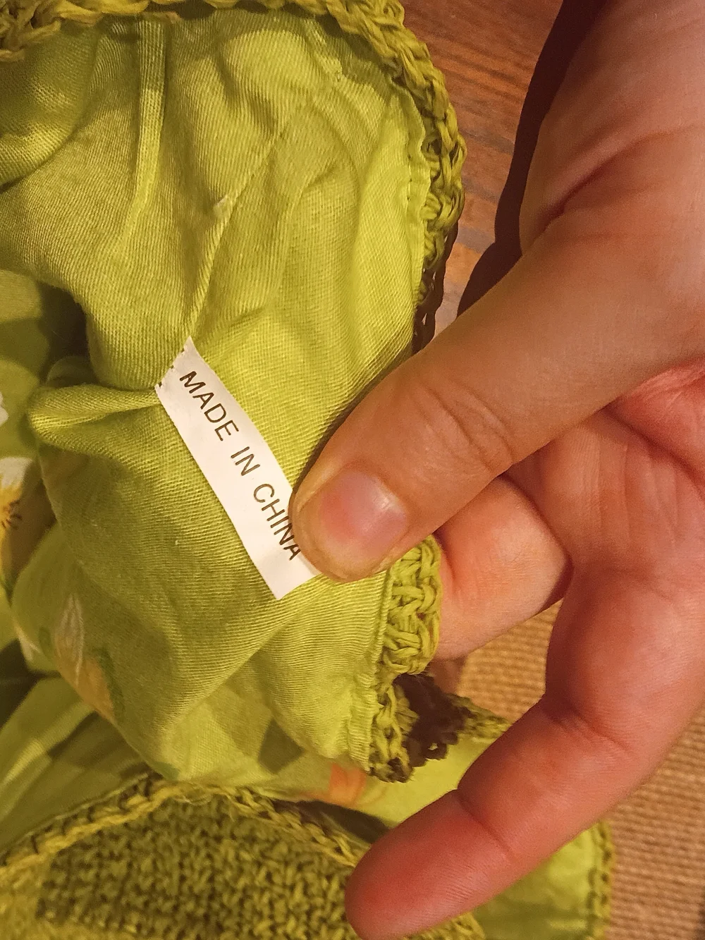 Source Unknown Lime Green Woven Tote with Wooden Handles